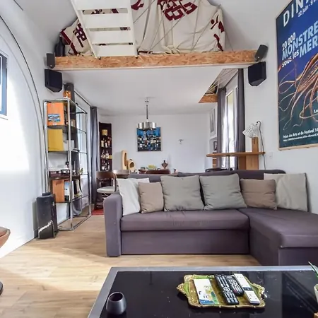 Holiday home Maison Atypique Avec Grande Terrasse Proche Plages *