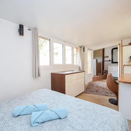 Maison Atypique Avec Grande Terrasse Proche Plages Holiday home